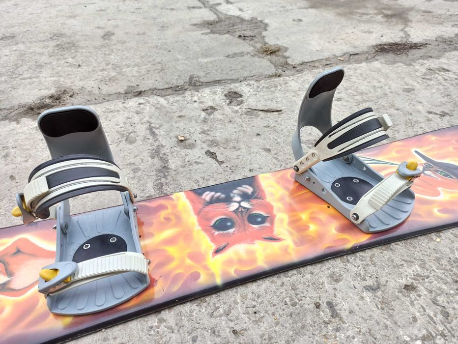 Deska snowboardowa snowboard  Kit Cat 136 cm + wiązania