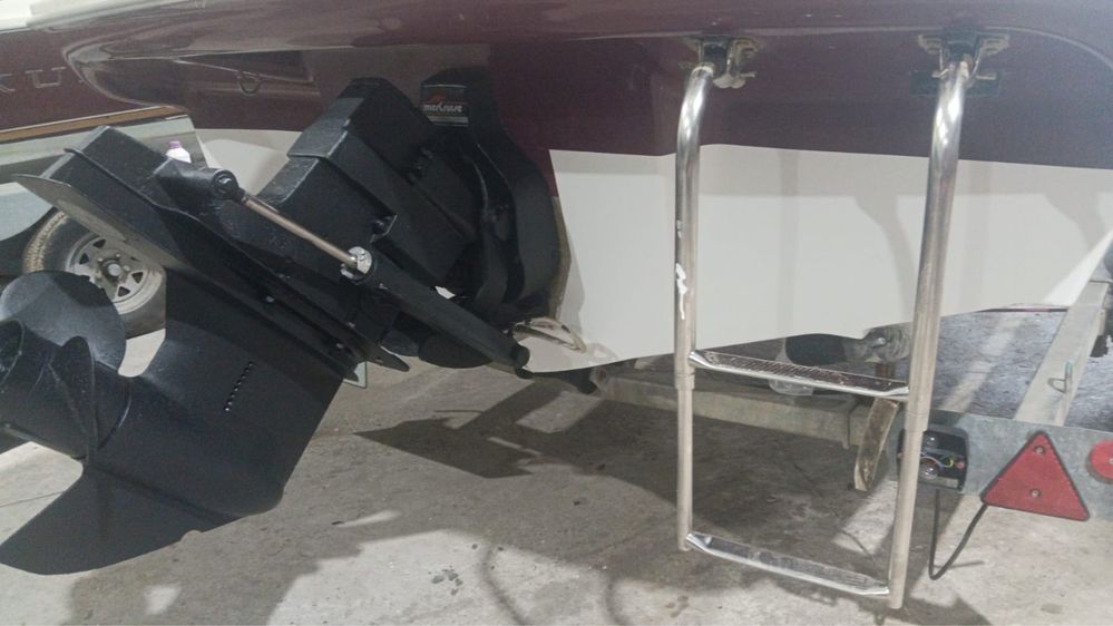 Barco Maxum 19 SCR