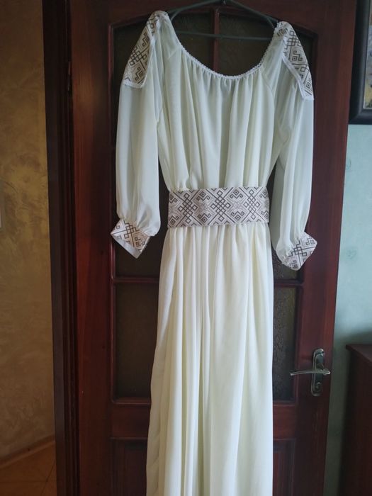Сукня-вишиванка та сорочка