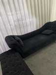 Sofa+ poltrona usados pretos com pes prata