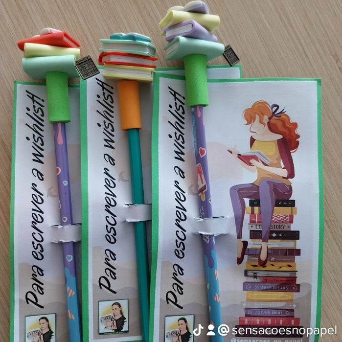 Toppers para lápis ou caneta com livros personalizados, de 3,5€