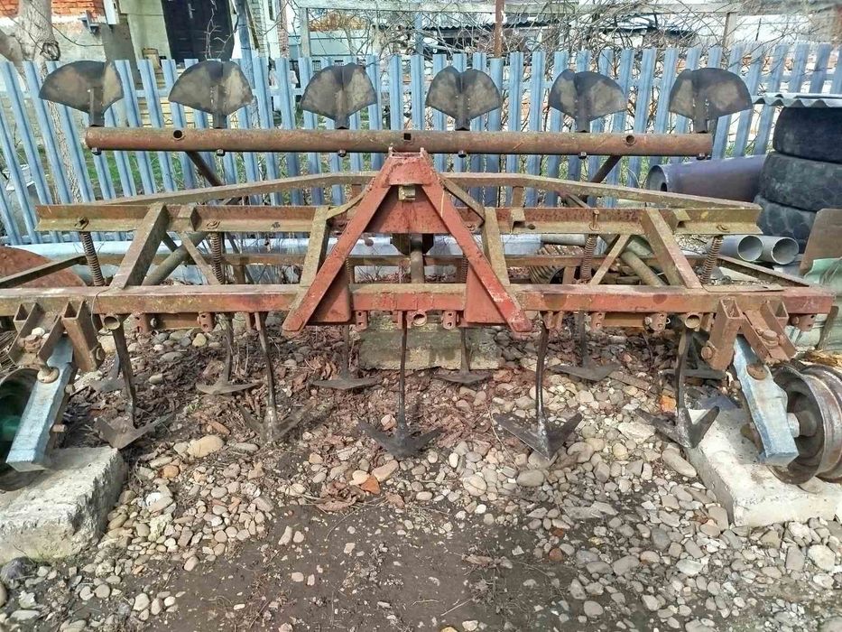 Продається культиватор із рядником (на гідравлічному циліндрі)