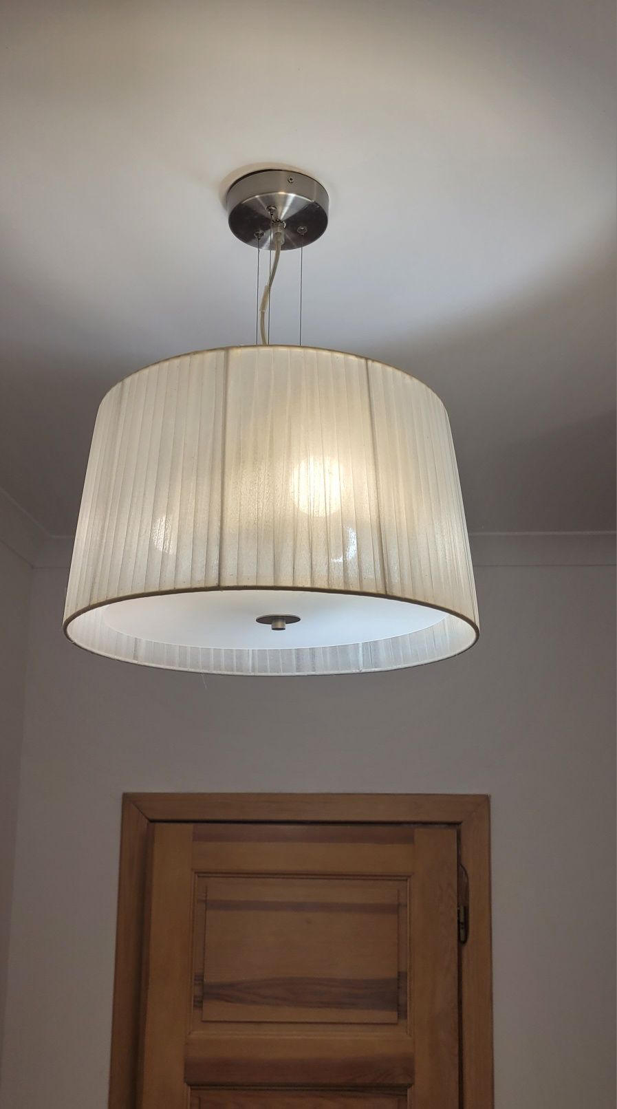 Duża lampa sufitowa wisząca na 3 żarówki