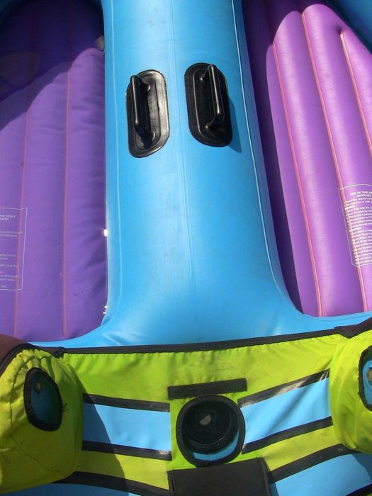 Boia de reboque para barco, duas pessoas.