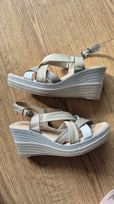 Buty na koturnie LASOCKI 40