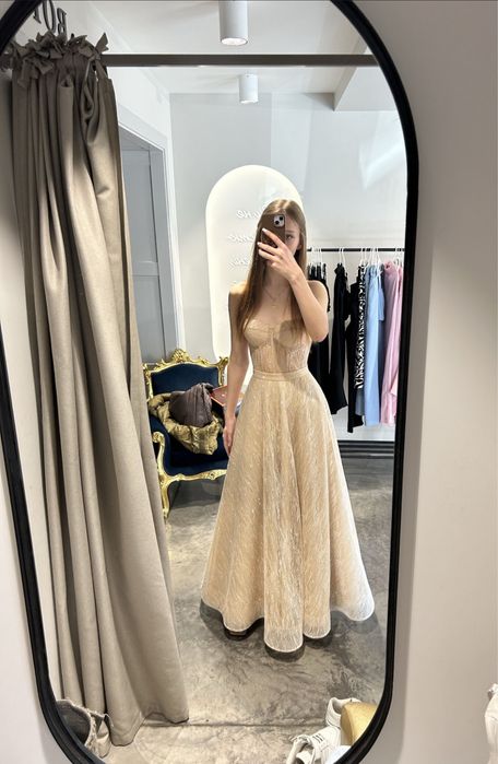 Випускне плаття (окремо корсет та спідниця)