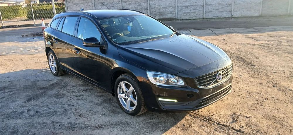 Volvo V60 Volvo v60 2.0D 190km anglik 2016r