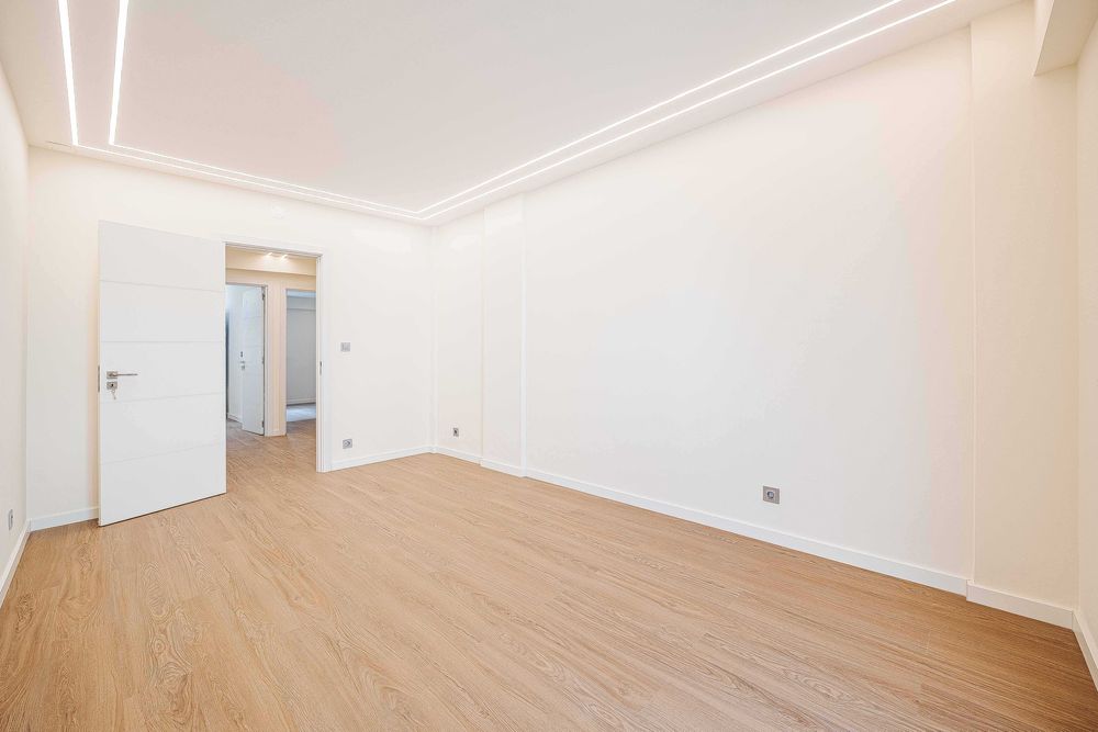 Apartamento Remodelado com Terraço e Varandas