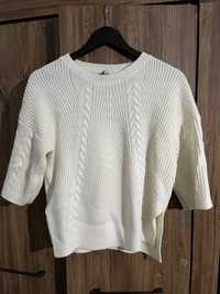 Sweter kremowy stradivarius rozm.S