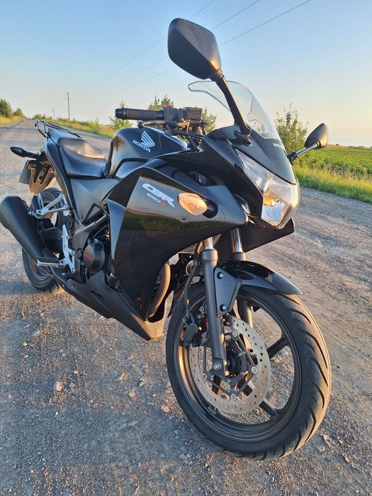 Продам мотоцикл Хонда сбр250р