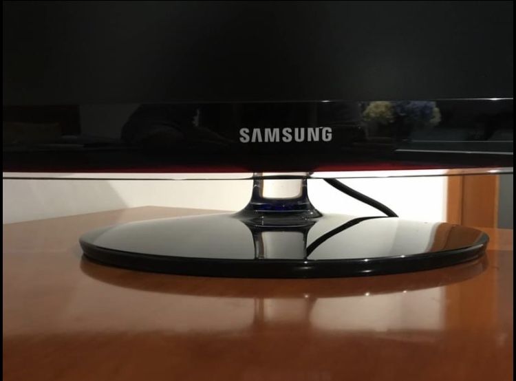 TV Samsung 6 “26”