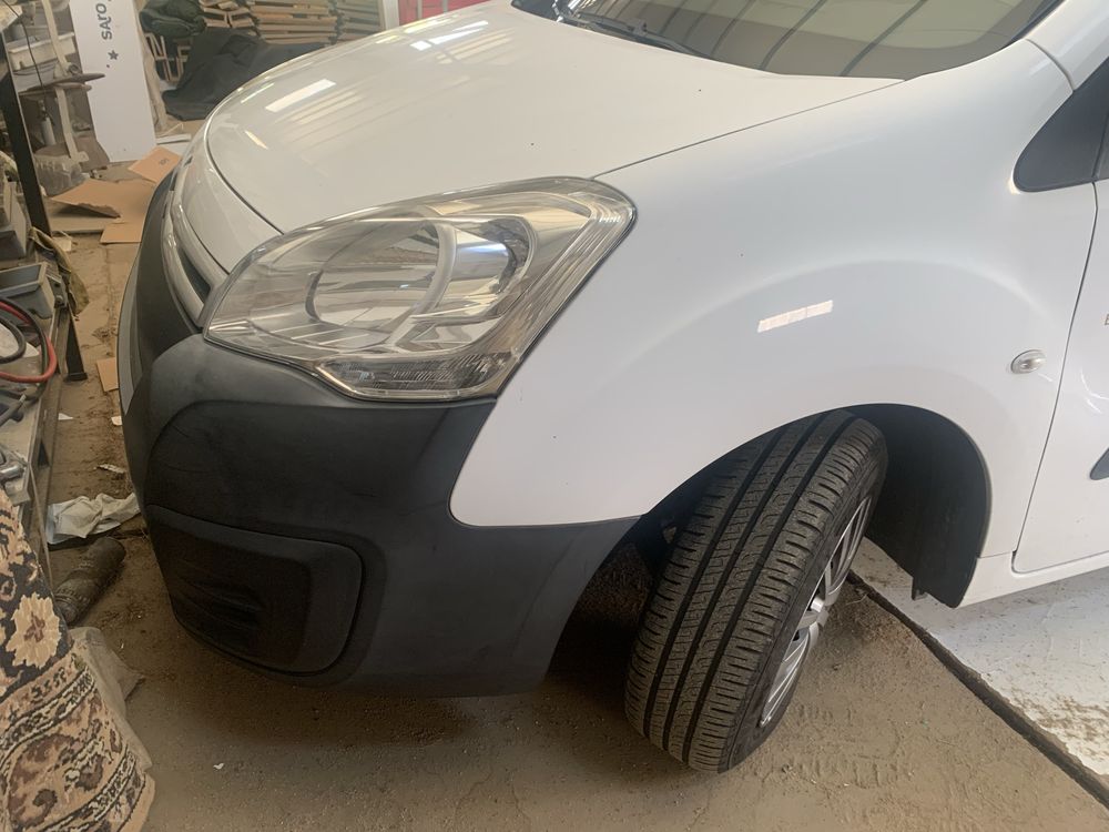 Berlingo comprida com todos os extras impecavel