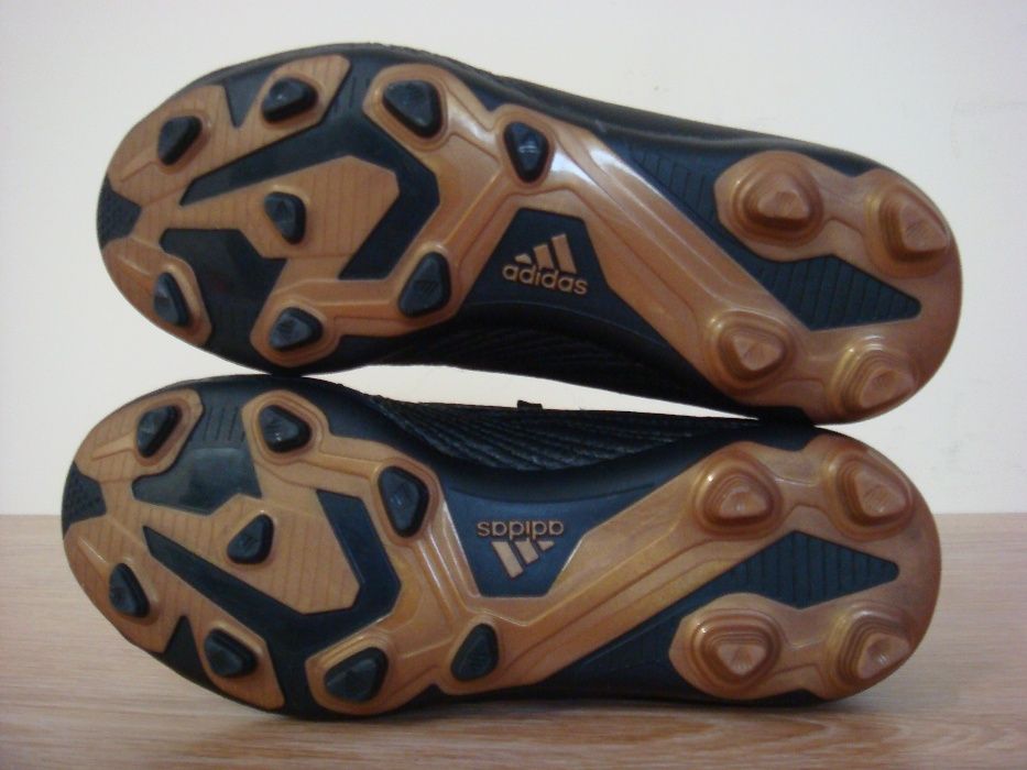 Бутсы Adidas Predator 18.4 FG 29-33 копы