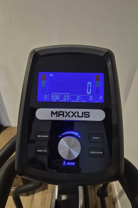 Crosstrainer MAXXUS CX 7.5 – Profimodel, excelente estado!