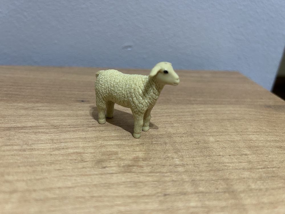 Figurki zwierząt figurka konik owca