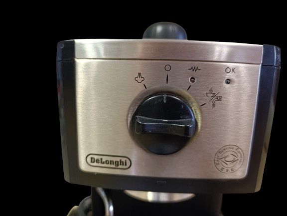 Eлектрична рожкова кавоварка еспрессо кавомашина Delonghi EC155