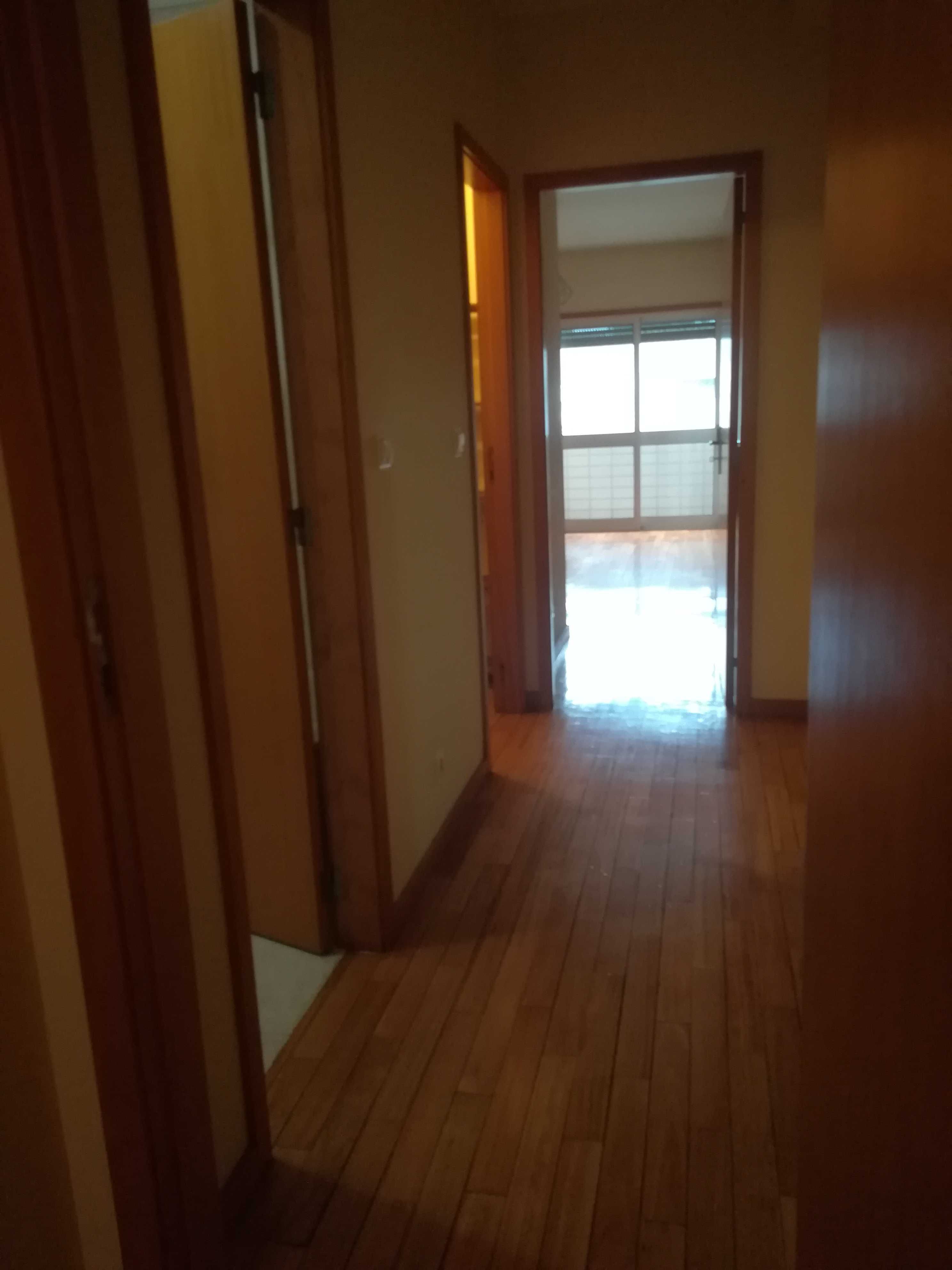 T2 c/ Garagem 850€ - Arrendar Braga – Rua Dr. Domingos Pereira -