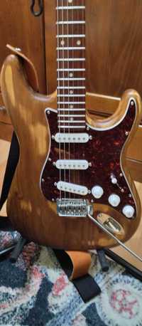 Stratocaster harley benton recuperada  Sem  tr
