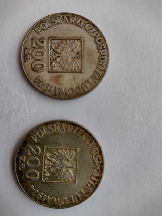 Dwie srebrne monety z 1974 roku
