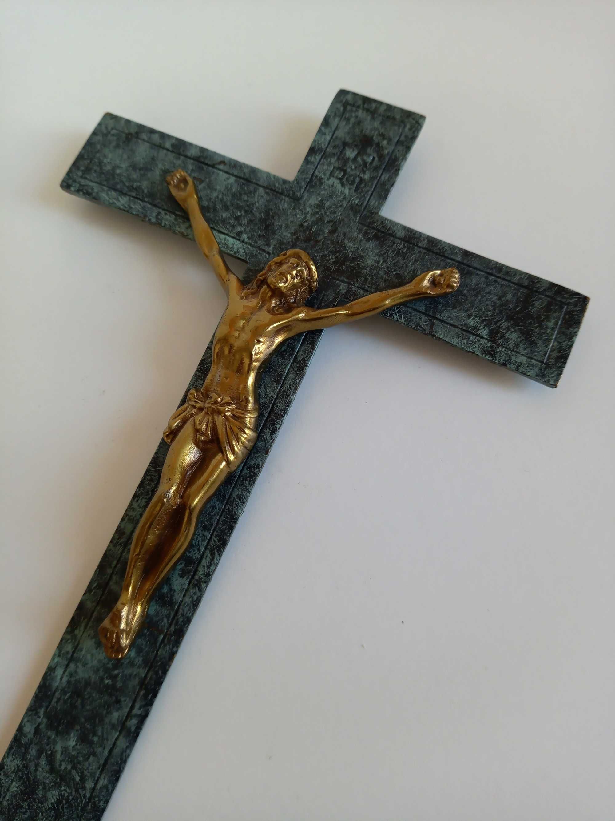 Krucyfiks mosiężny. Krzyż śćienny Emalia. Antyk.