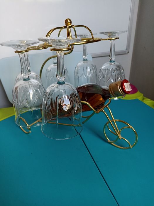 Rower wieszak na kieliszki