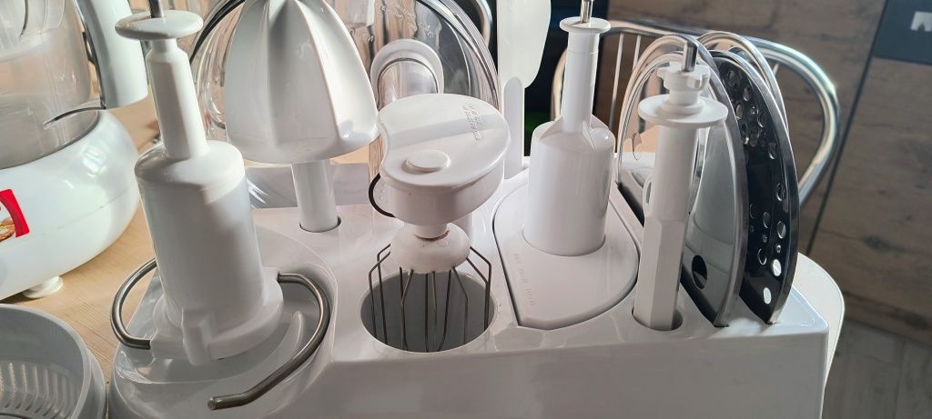 Robot wielofunkcyjny Kasia mrk 11