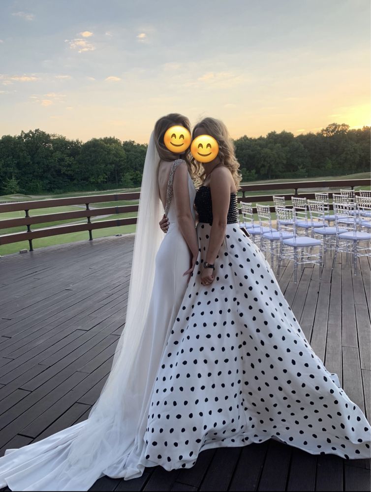 Продам весільну сукню Pronovias