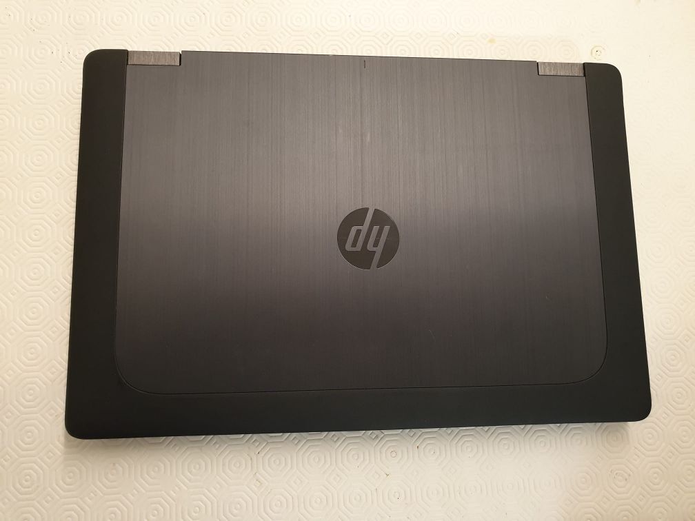 Portátil HP Zbook 15 G2
Core i7 4710 MQ
16 GB RAM
SSD 256 GB
GPU NVIDI