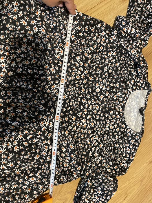 Luźna sukienka w kwiaty