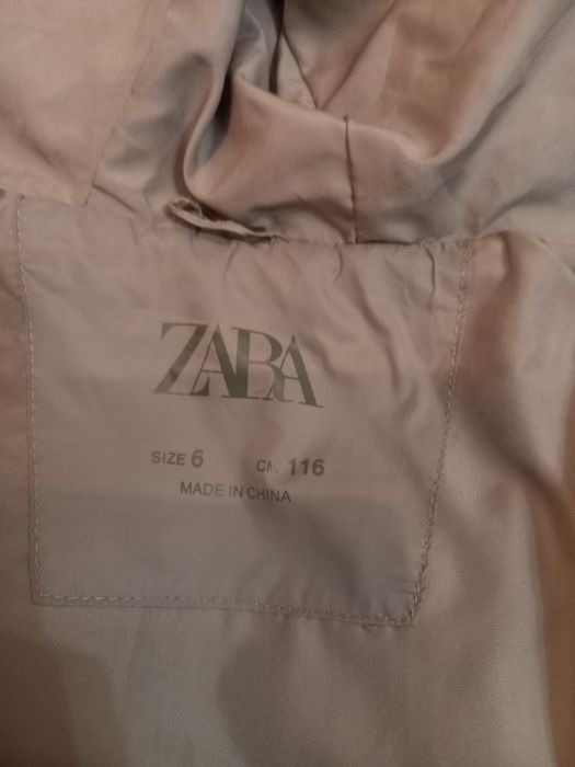 Курточка для дівчинки від Zara, 116 см.