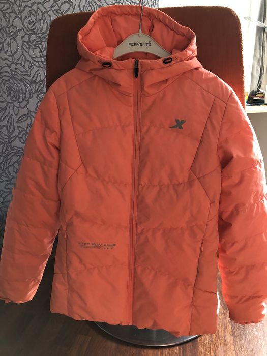 Теплая куртка пуховик на девочку 10-11 лет , рост до 160 см