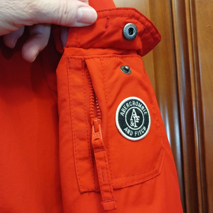 Зимняя куртка парка Abercrombie & Fitch — стиль, тепло и комфорт.