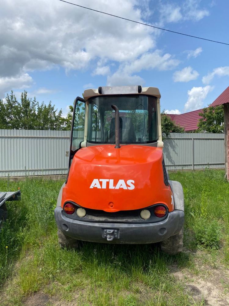 Фронтальний навантажувач Atlas 70