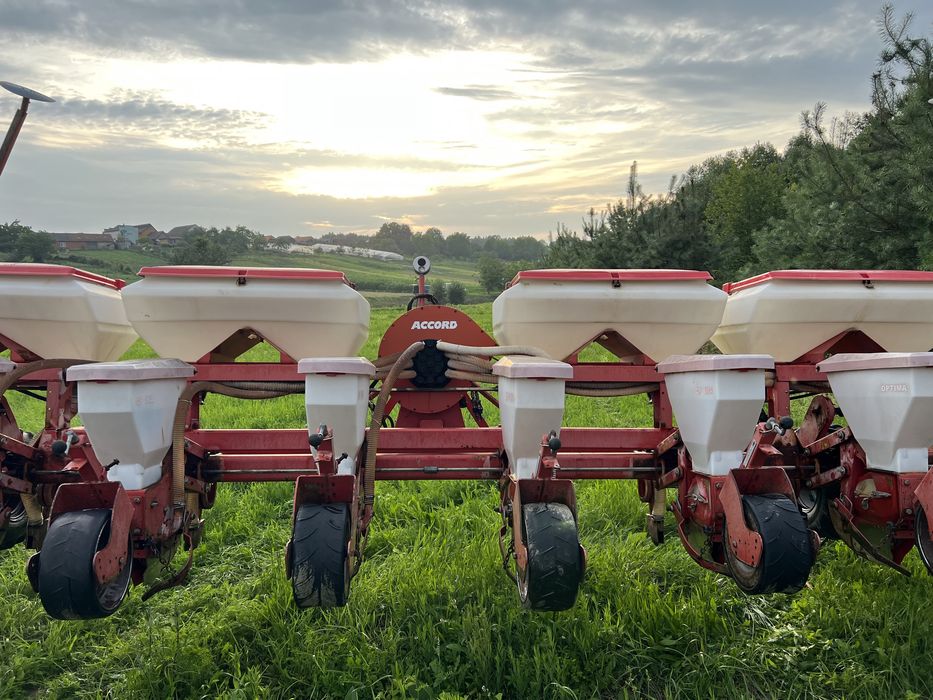 KVERNELAND Optima 8 Cівалка точного висіву пневматична