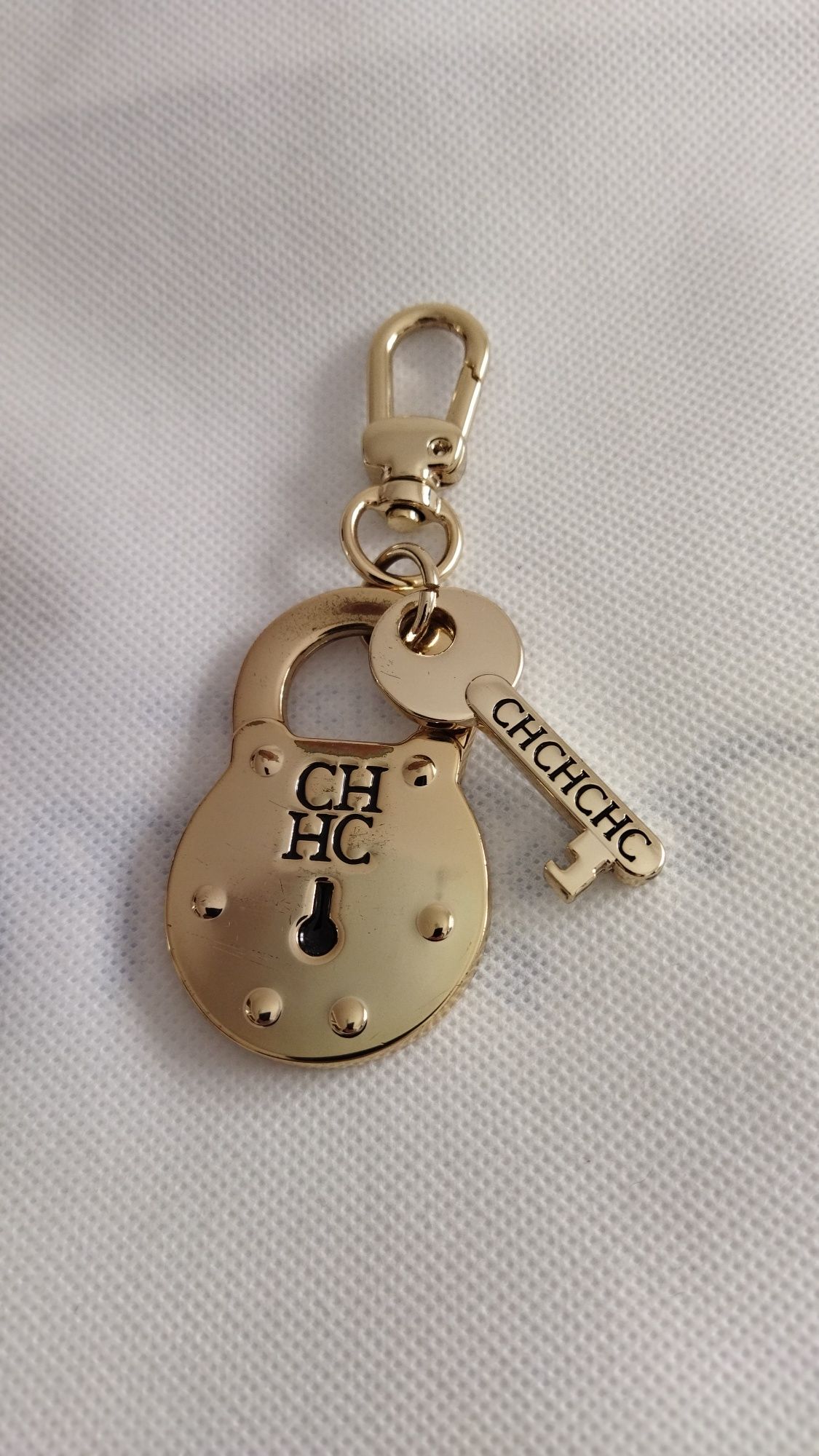 Charm Carolina Herrera