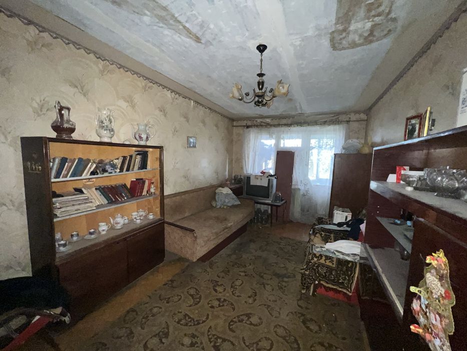 Продам 2х к квартиру під Ремонт Космос