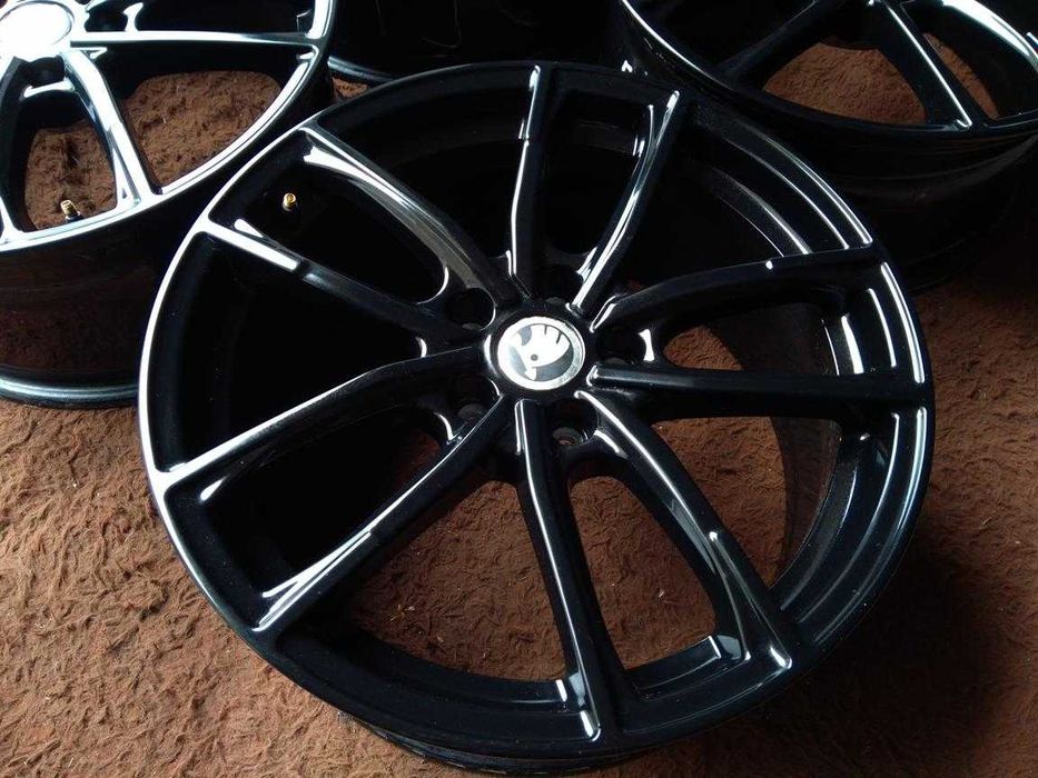 [FJ] A4 A6 A3 Passat 8x18 SUPERB GOLF c205 GLA GLB Karoq TOURAN 5x112