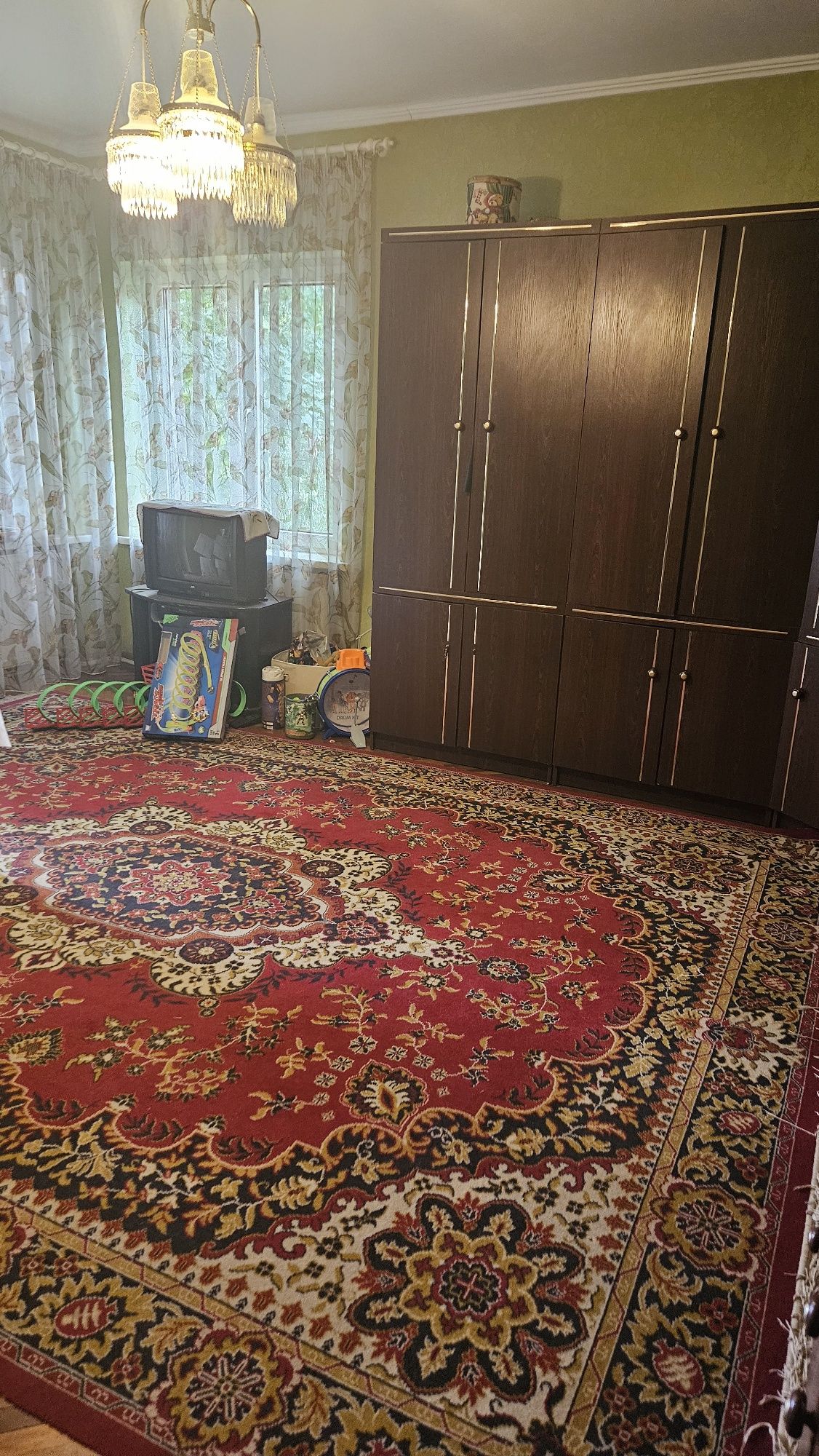 Оренда 3-ної квартири  по вулиці Українська
