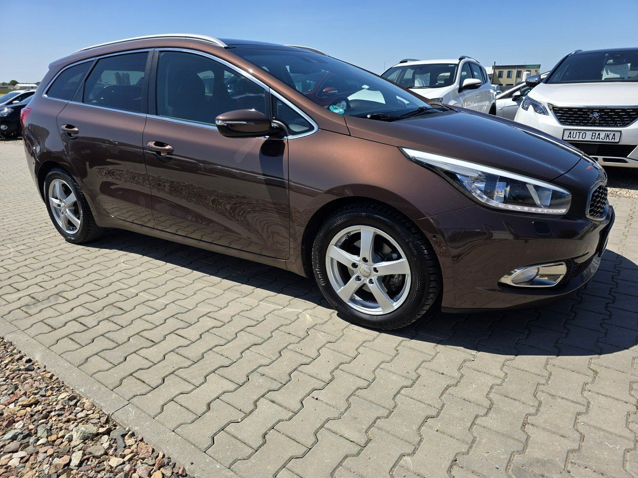 Kia Ceed 1.6 GDI 135PS Klimatronic Navi PanoramaDach Kamera Cofania Automat