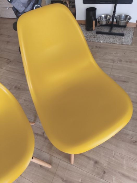 2 cadeiras amarelo torrado como novas