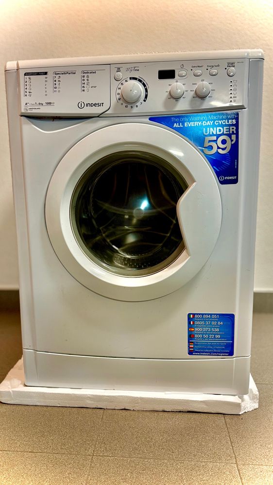 Máquina de Lavar Roupa Indesit EWD 61052 W EU – Excelente Estado!