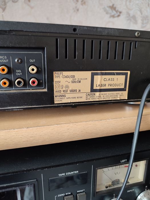 CD плеер philips CD604.