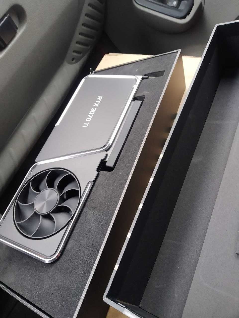 Видеокарта RTX 3070 Ti Founders Edition 8GB