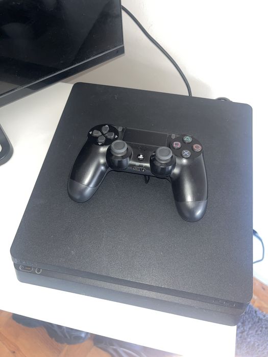 playstation 4  e 1 comando