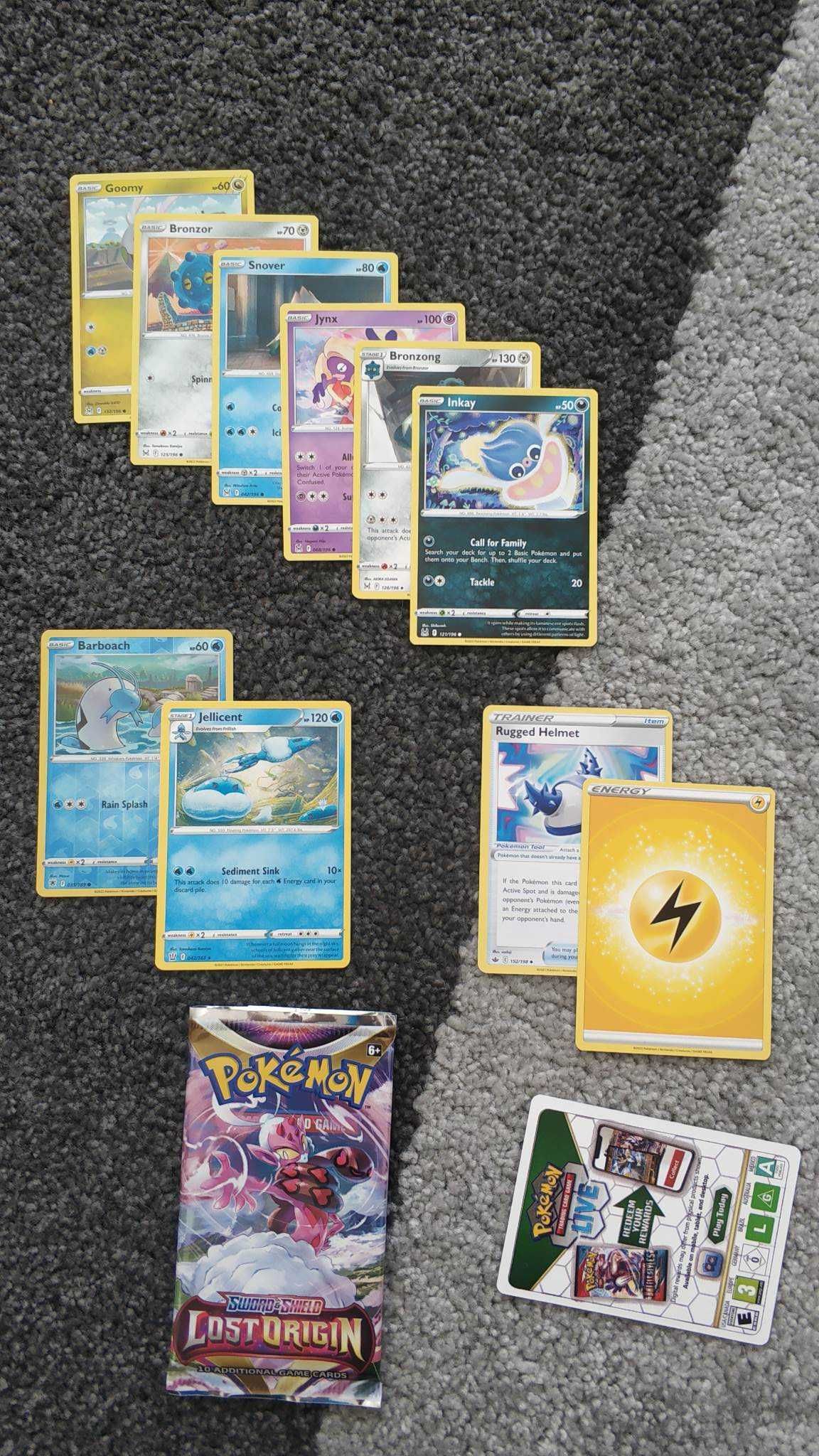 Mini Mystery Box Pokémon TCG – Repack z Boosterem vol. 3