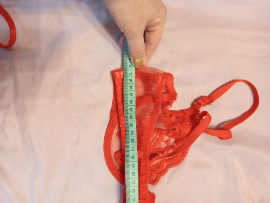 Komplet czerwonej bielizny. Nowy