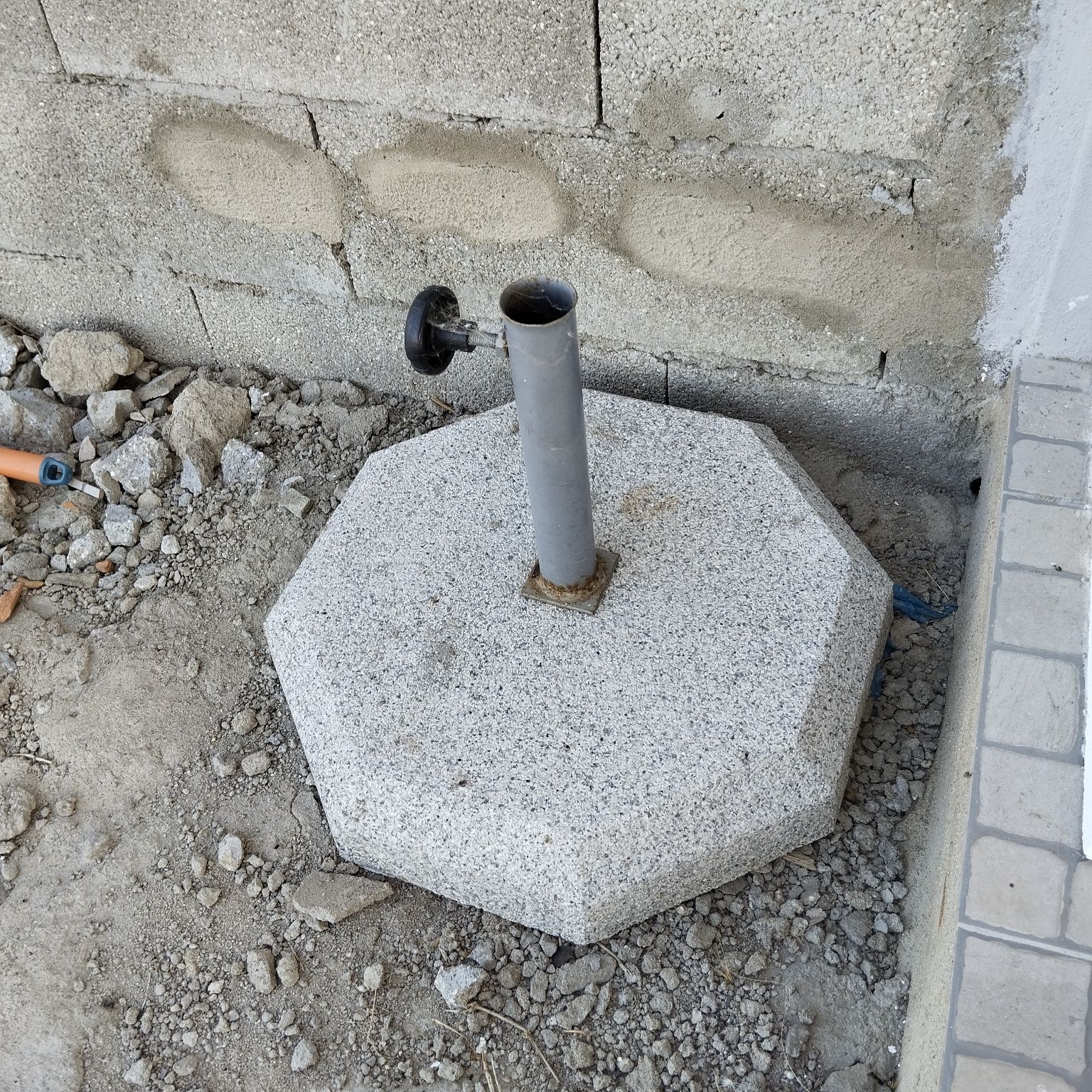 Base de betão para chapéu