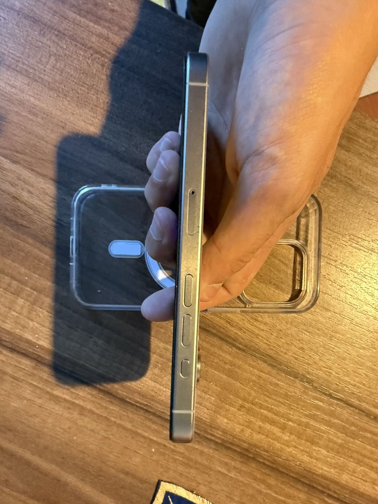 Iphone 15 pro jak nowy