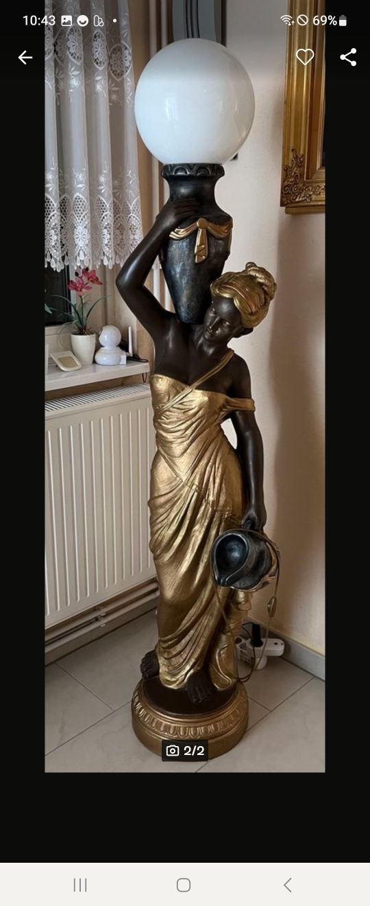 Figura kobiety lampa podlogowa