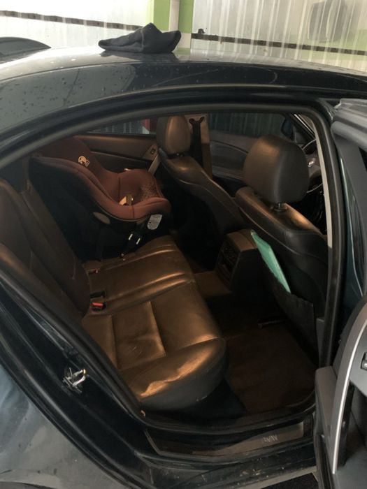 BMW 523i 2005 року випуску